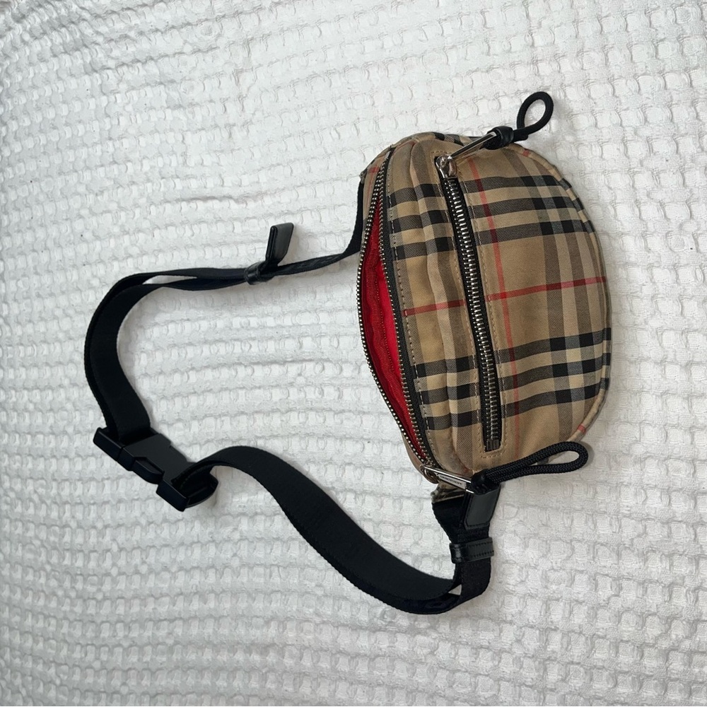 Burberry Fanny pack